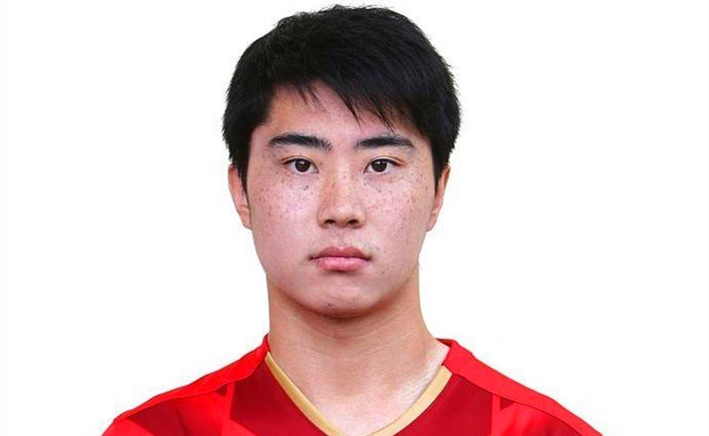 中国足球利好！上港16岁小将入选60大新星，国安恒大无人上榜