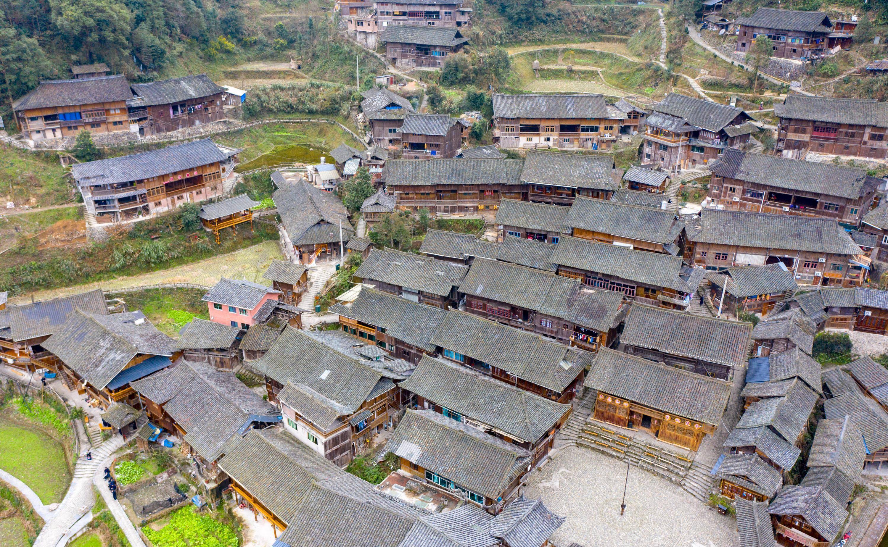 藏在贵州大山深处的这个苗寨,不如西江千户苗寨出名,却更原始_朗德