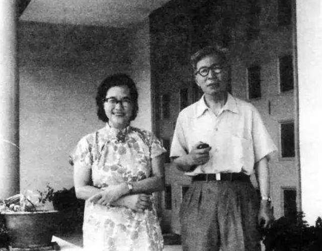 1935年,结婚8年的凌叔华,拿老鼠药,蒙古刀,逼婚27岁英国诗人_朱利安