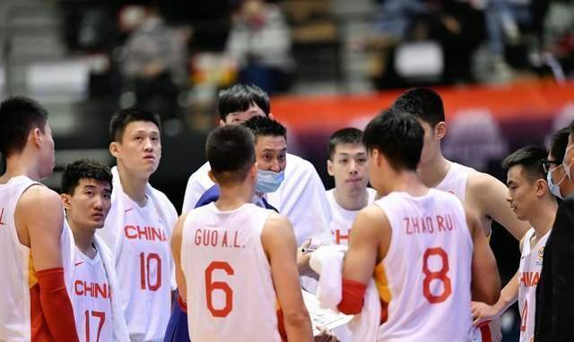 好动静！日本队送来了一份大礼，中国男篮有望轻松晋级世预赛