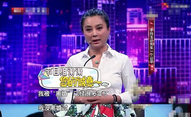 58岁李玲玉暴瘦，颧骨凸起面颊凹陷，混血儿子五官立体太像妈