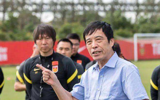 世界杯如火如荼，中国足球也没有闲着，媒体官方颁布发表，李铁涉嫌重功