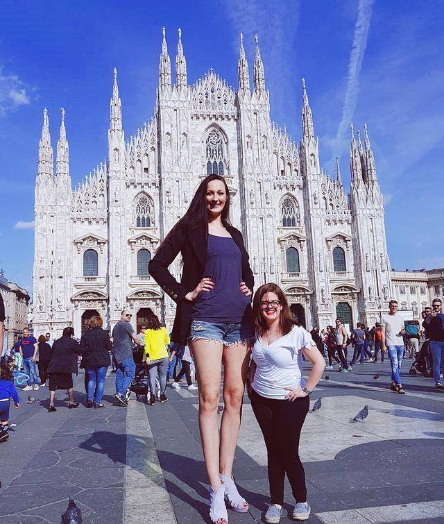 全球第二长腿，也是世界上更高的模特，曾在奥运会上拿奖牌！