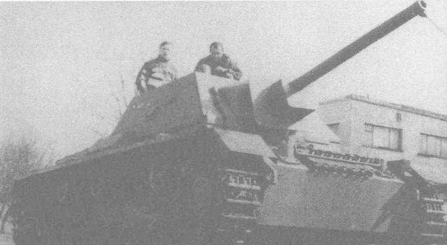 苏联步卒的战地炮火援助，用各型坦克底盘改拆的SU76自行火炮
