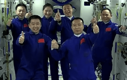 中国空间站进入长期有人驻留模式，航天员在空间站如何生活？
