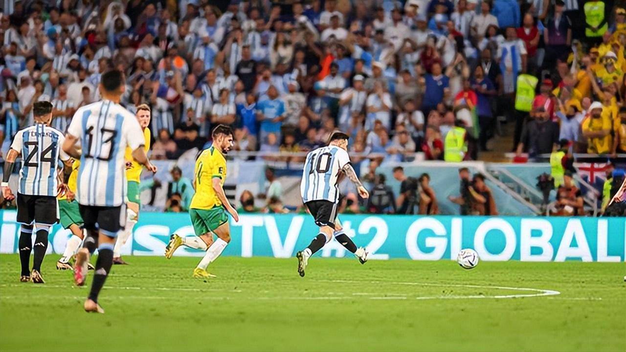 阿根廷2:1击败澳大利亚，顺利晋级8强，梅西9分全场最佳