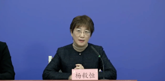 平顶山一女子盲目吃药退烧致肝衰竭：全身皮肤黄染，像个“小黄人”！