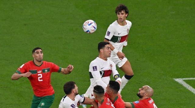 南美足球没有欧洲先辈？法国被摩洛哥封杀，姆巴佩或无时机再战梅西