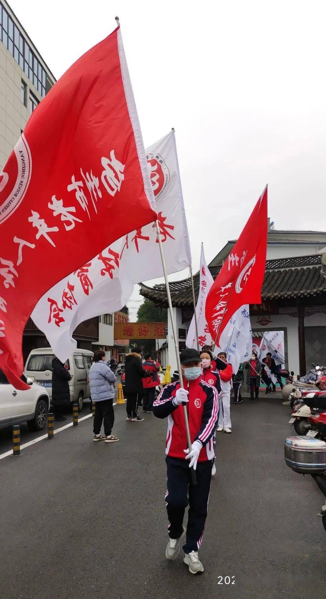 扬州老年人体育节终结！全国健步走大联动开启