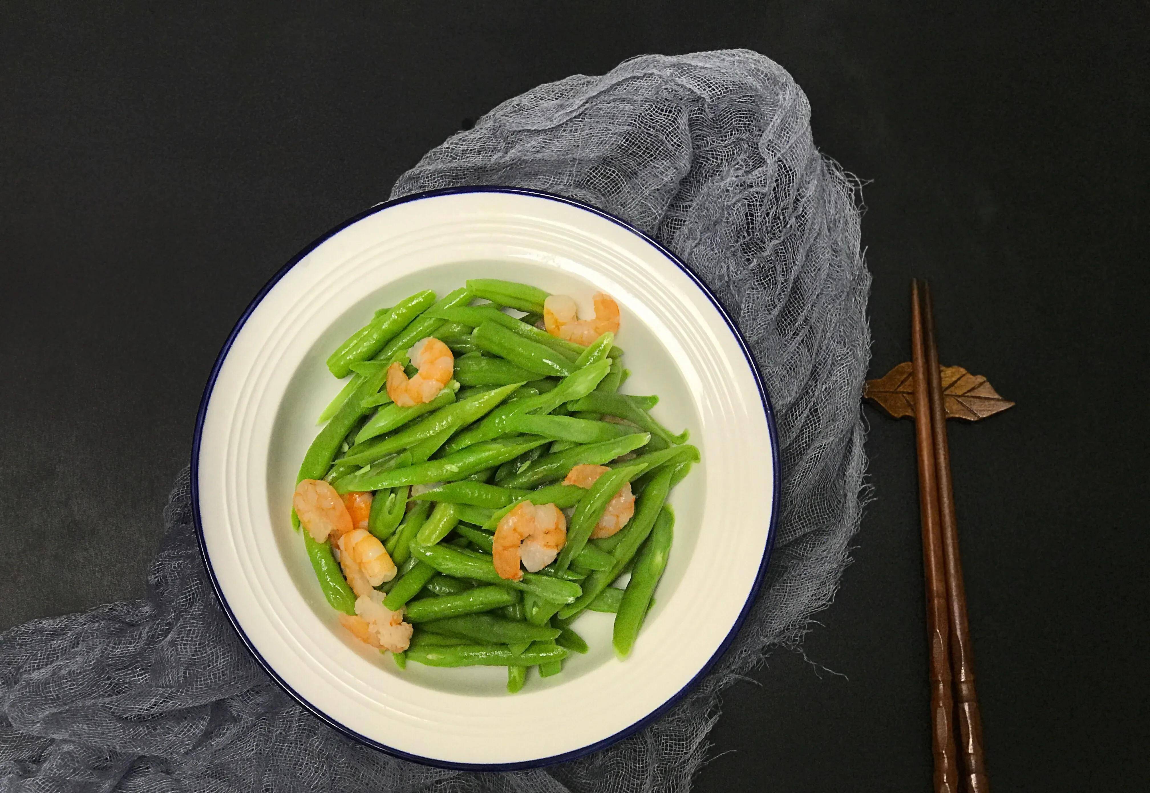 里面也含有矿物质,例如含有的镁,可降低血液里的胆固醇,预防高血压