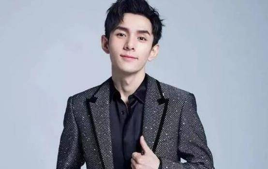 被点名的李佳琦,被曝光的薇娅,出镜电商从此走入新拐点_快手_平台