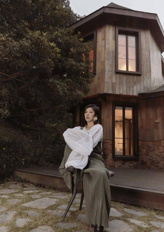 原创成也管晓杰、败也管晓杰，“宅男女神”赵奕欢始终还是落魄了