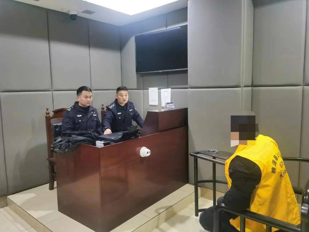 男子将银行卡借给他人，流水180余万元，被依法取保候审