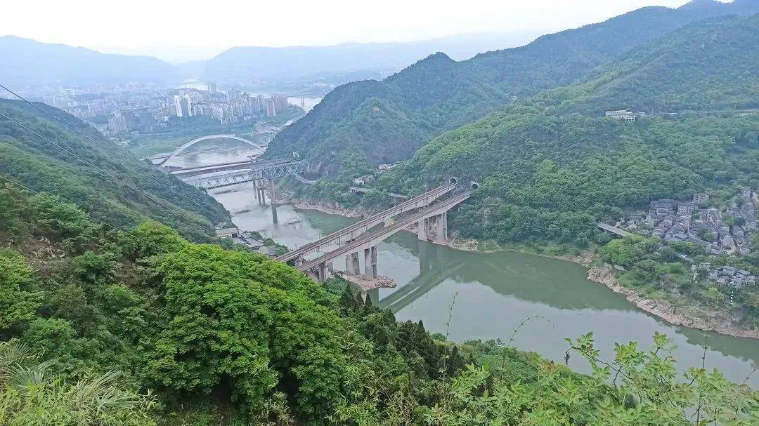 桐荫茶话 | 北碚山川，一行烟雨一行诗（组诗）