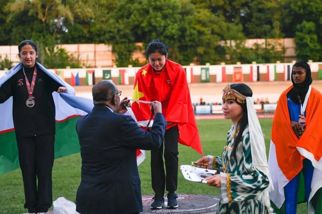 【独家揭秘】吴彬彬的亚少赛幕后故事……