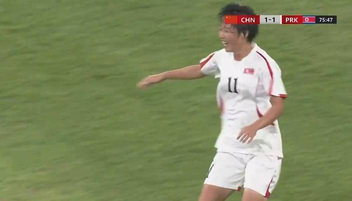 猛然突然哑火…王珊珊被挑球过掉收进单刀，中国女足1-2朝鲜女足