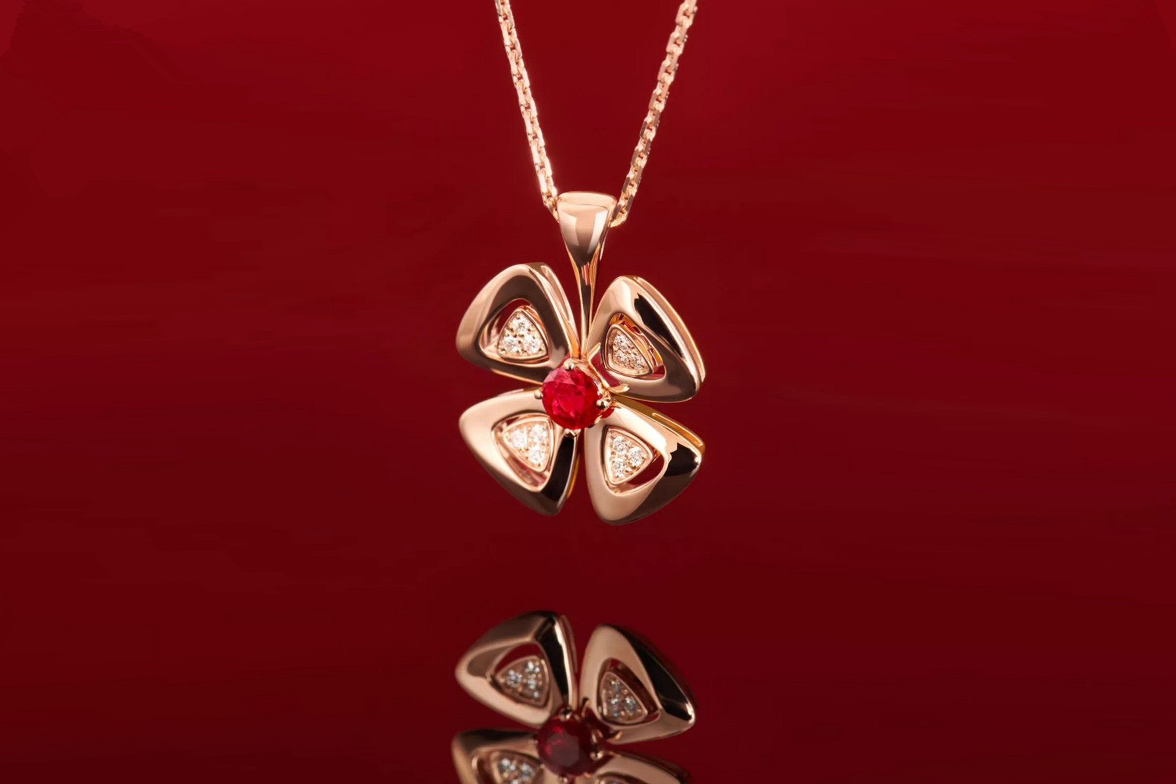 惟悦坊宝格丽18k玫瑰金fiorever系列30分红宝石内瓣满钻咏绽项链