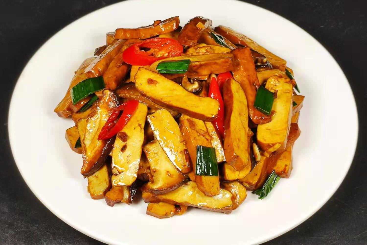 香菇炒香干的家常做法鲜美入味风味独特简单一做比肉还好吃