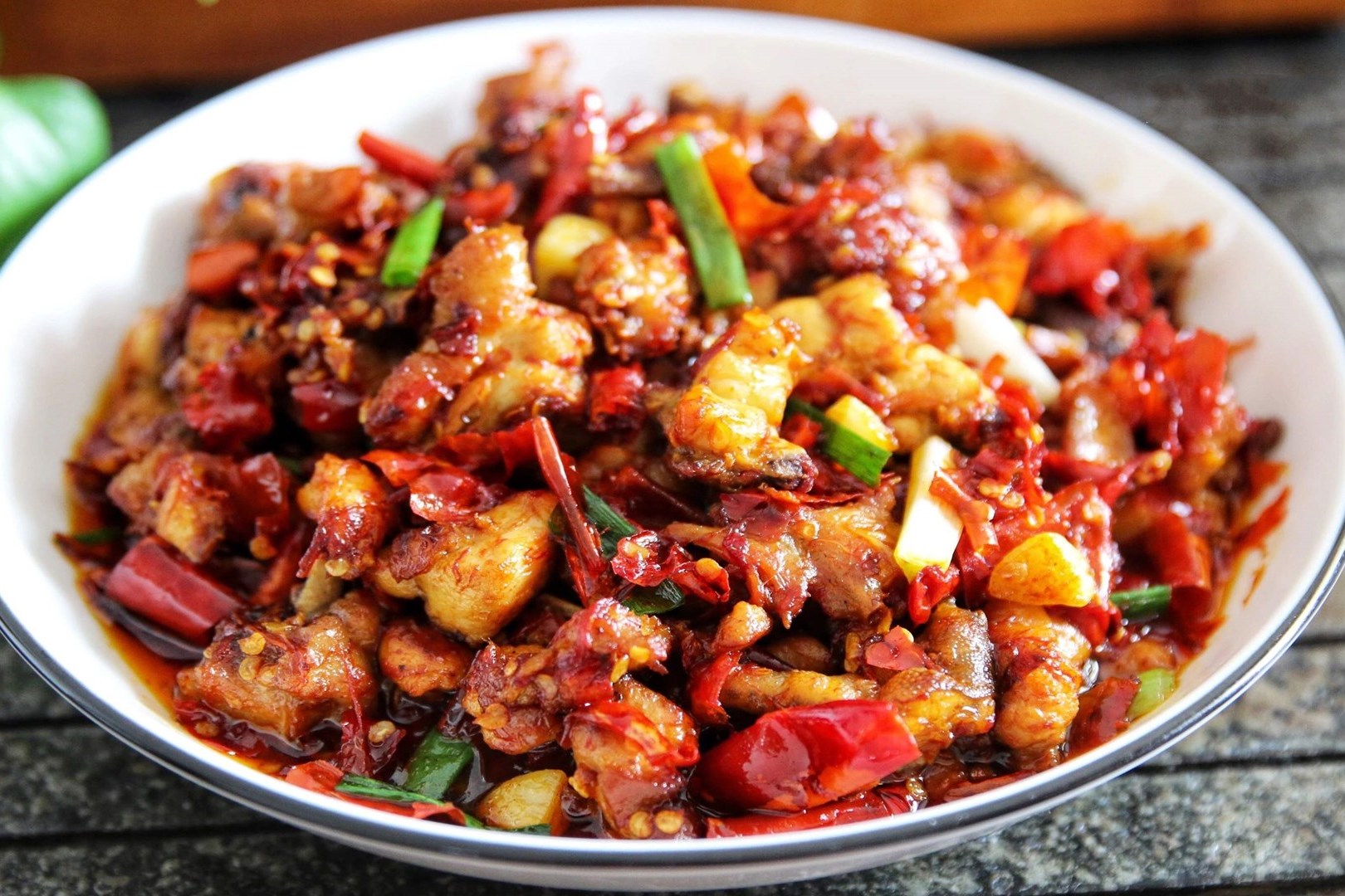 辣子鸡的家常做法,简单三步就能做好,麻辣又鲜香,看着就有食欲_手机