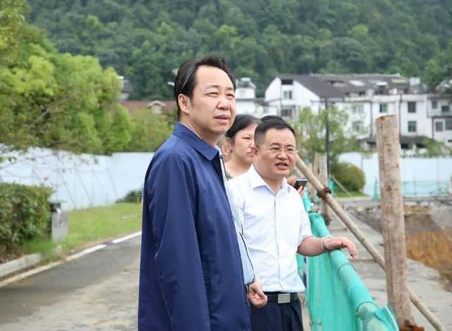 省卫健委主任李奇勇带队调研绥阳县康养项目