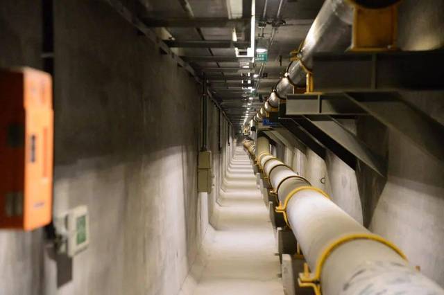 成都还充分考虑新老城区,地理条件,道路断面等因素,将地下管廊建设分