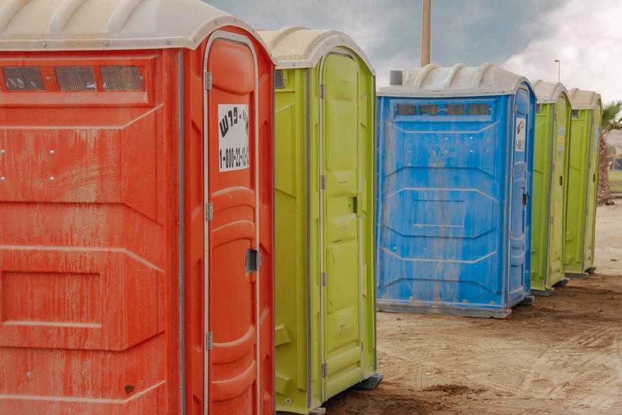 英国人有信鸽,德国人有恩尼格玛密码机,法国人有……露天小便池