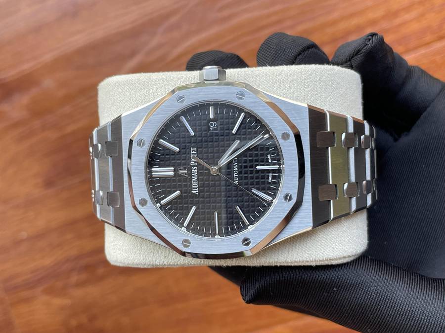 戴上ap和我一起出发爱彼皇家橡树15400