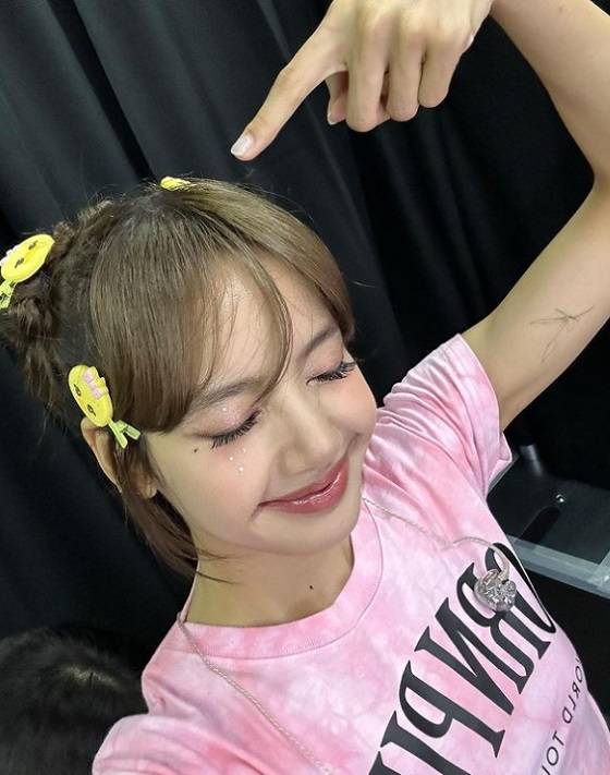 Lisa晒演唱会相关美照 是又美又嫩的辣丽萨!-搜狐大视野-搜狐新闻