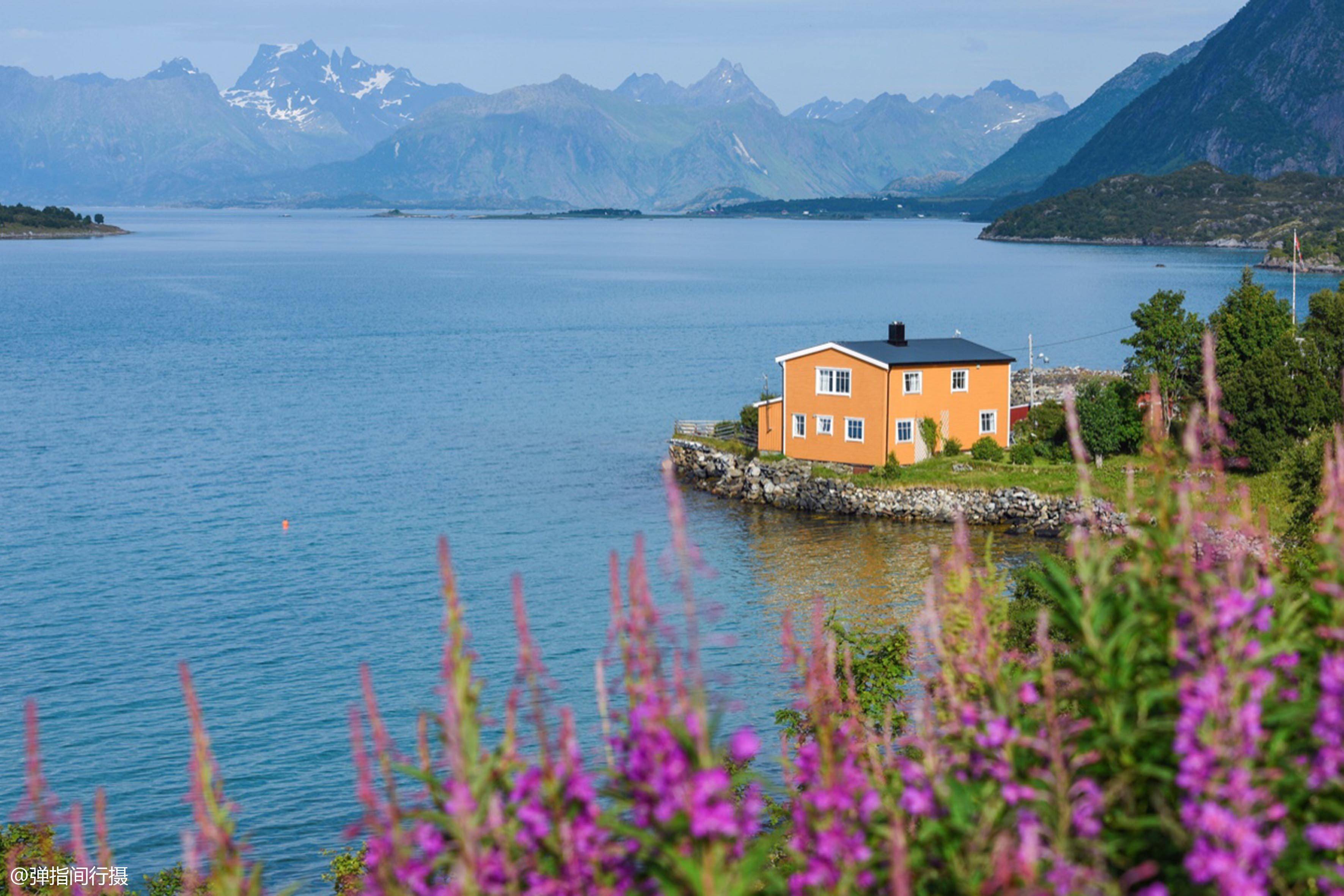 挪威袖珍小城,当地人为了提高城市知名度,用5万升涂料刷成蓝色_苏特兰