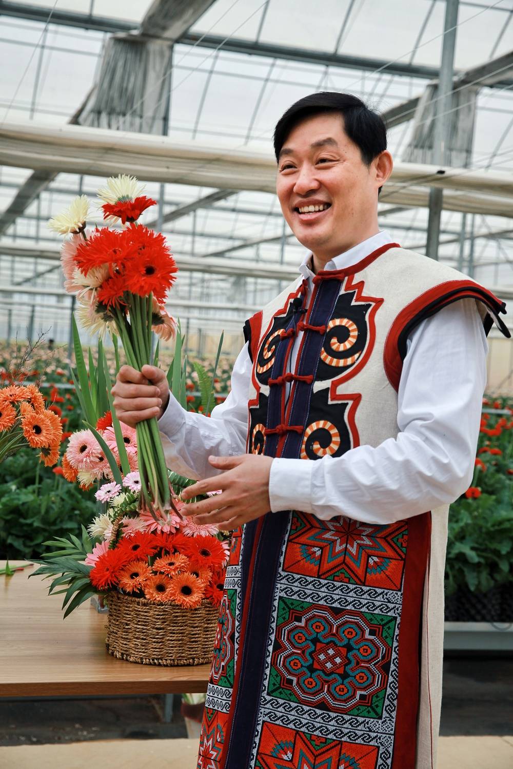 云南科技扶贫百名县长直播泸西春风十里不如在这里遇见你