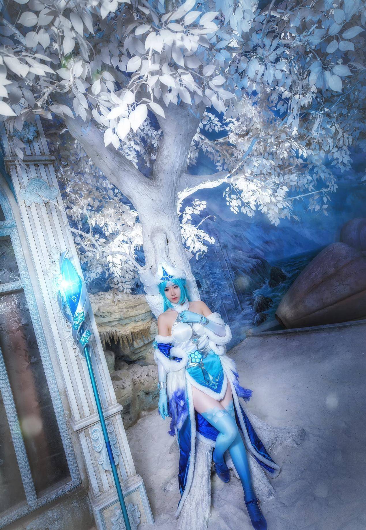 acg最靓cos第43期小姐姐神还原王昭君冰雪之美令人目不转睛