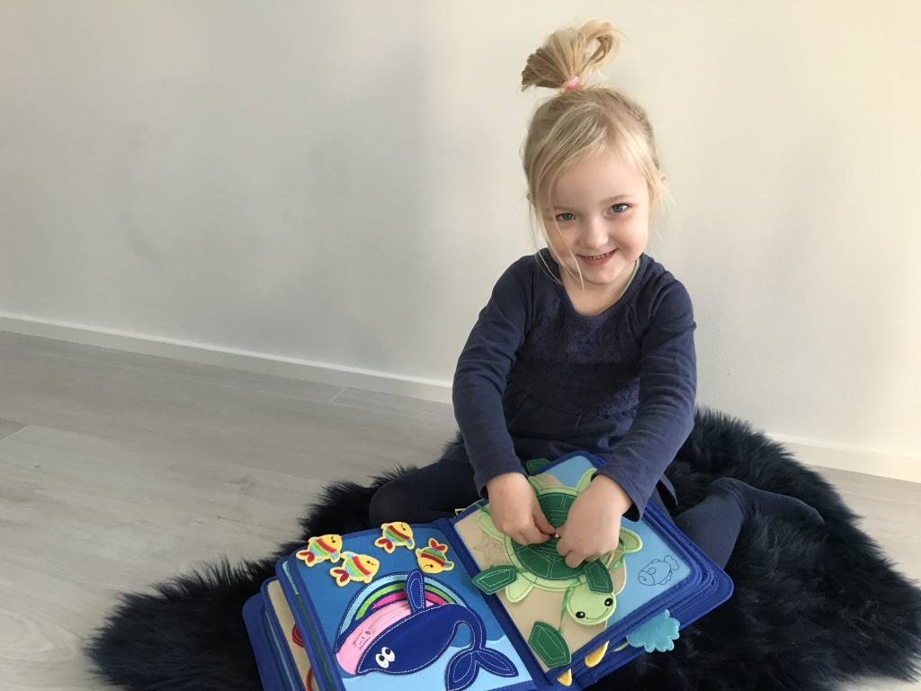 国外幼儿教育神器myfirstbook蒙氏早教布书