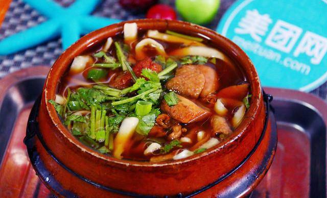秋冬季不能错过的瓦罐煨面 罐罐面