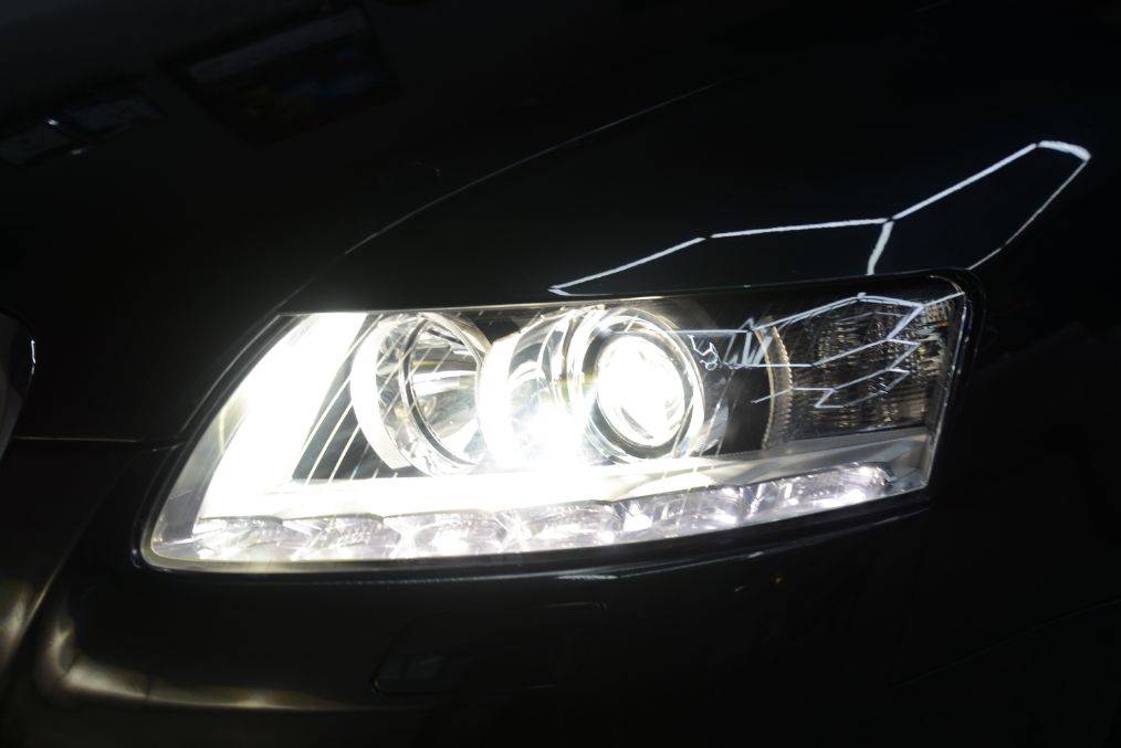 奥迪a6车灯老化不亮怎么办?还不抓紧升级欧司朗双光透镜氙气灯