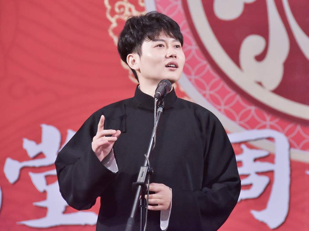 孟鹤堂骑上于谦的小矮马,网友爆笑吐槽:这马是给郭德纲准备的