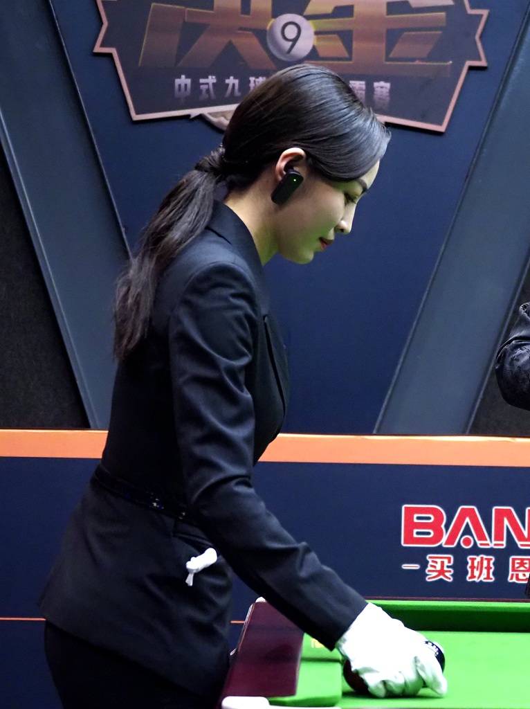 组图:最美裁判王钟瑶执裁决金 程野跨界助阵