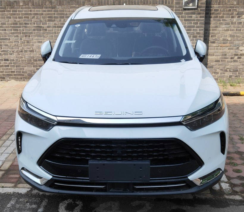 北汽版的x7实车现身换英文车标入门10万起6月上市