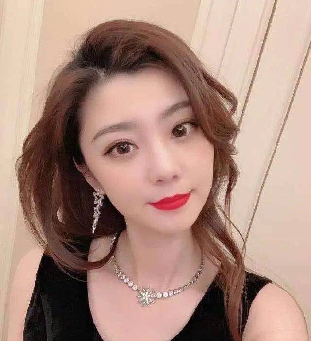 沈涛老婆个人图片