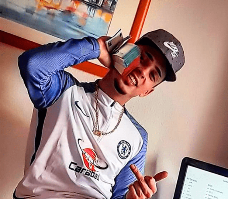 网红歌手炫富晒"亿万富豪"生活,被劫匪绑架受尽各种折磨,最终杀害弃尸