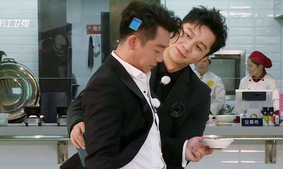 奔跑吧兄弟8开播郑恺长出幸福肥angelababy拥有十八岁的容貌飞行嘉