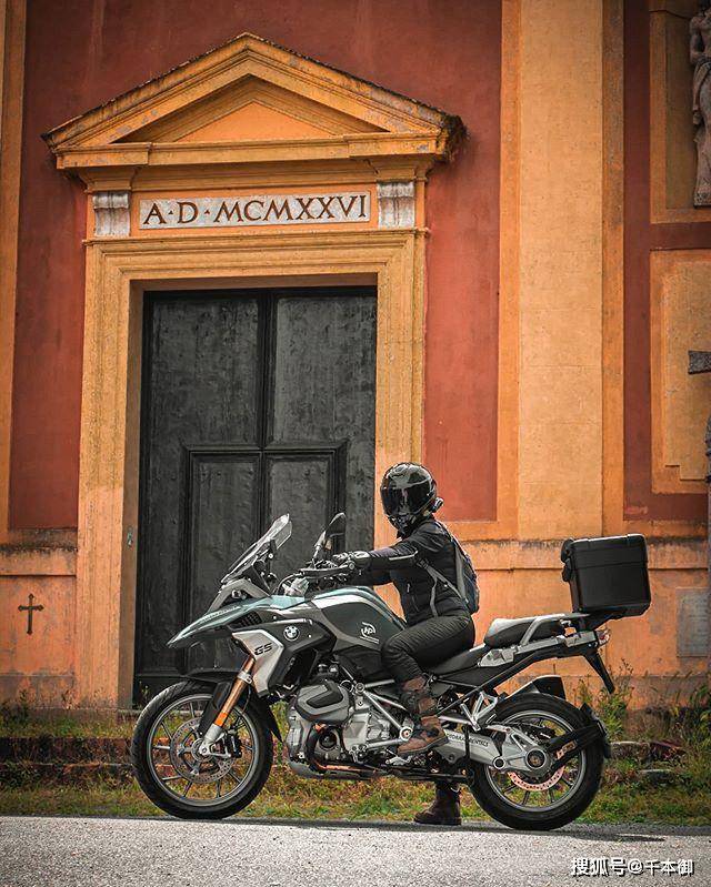 在威尔士越野骑宝马r80 g / s