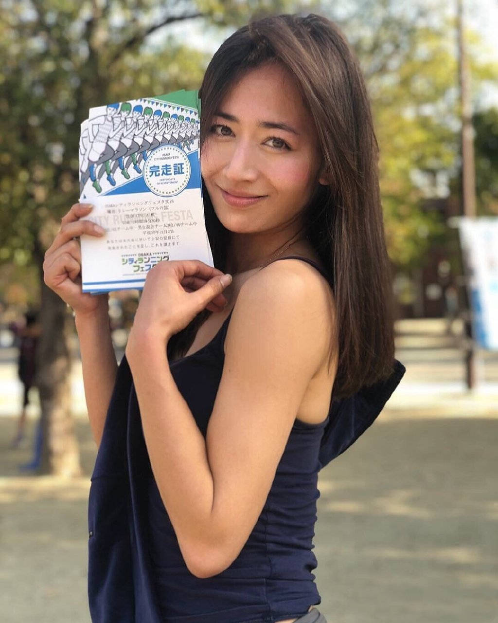 宫河麻耶是一位日本和荷兰的混血儿,1990