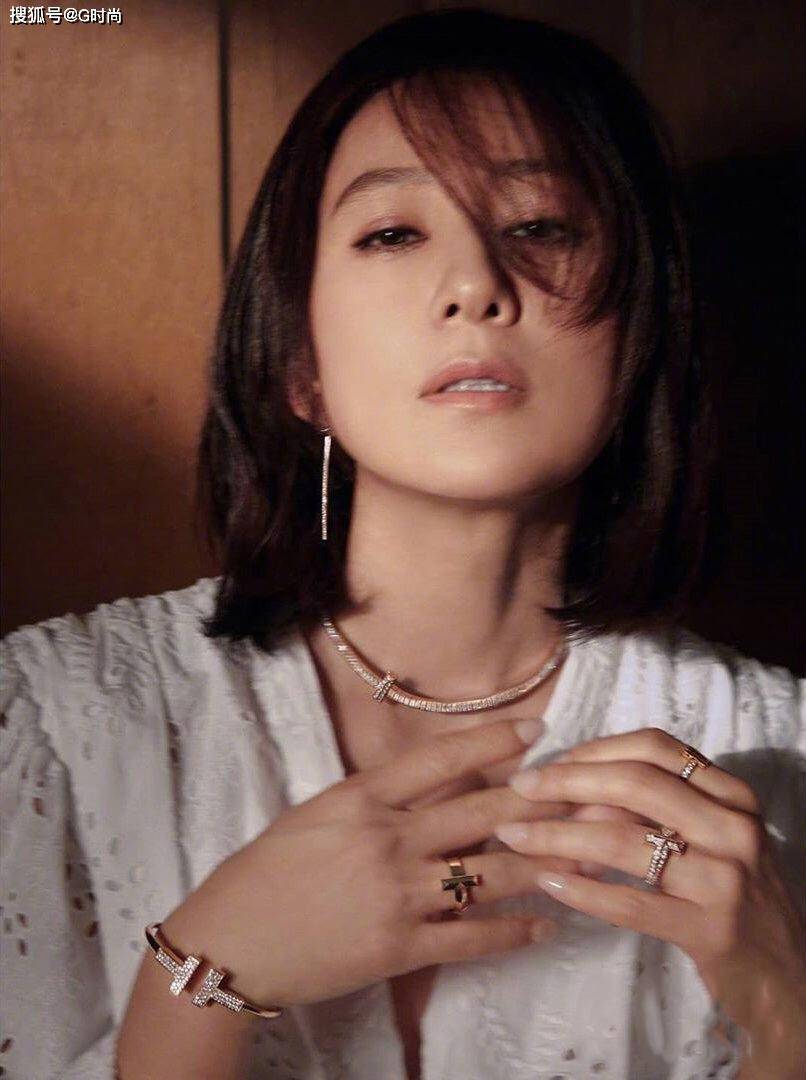 金喜爱elle 六月刊内页释出 散发着成熟女性魅力