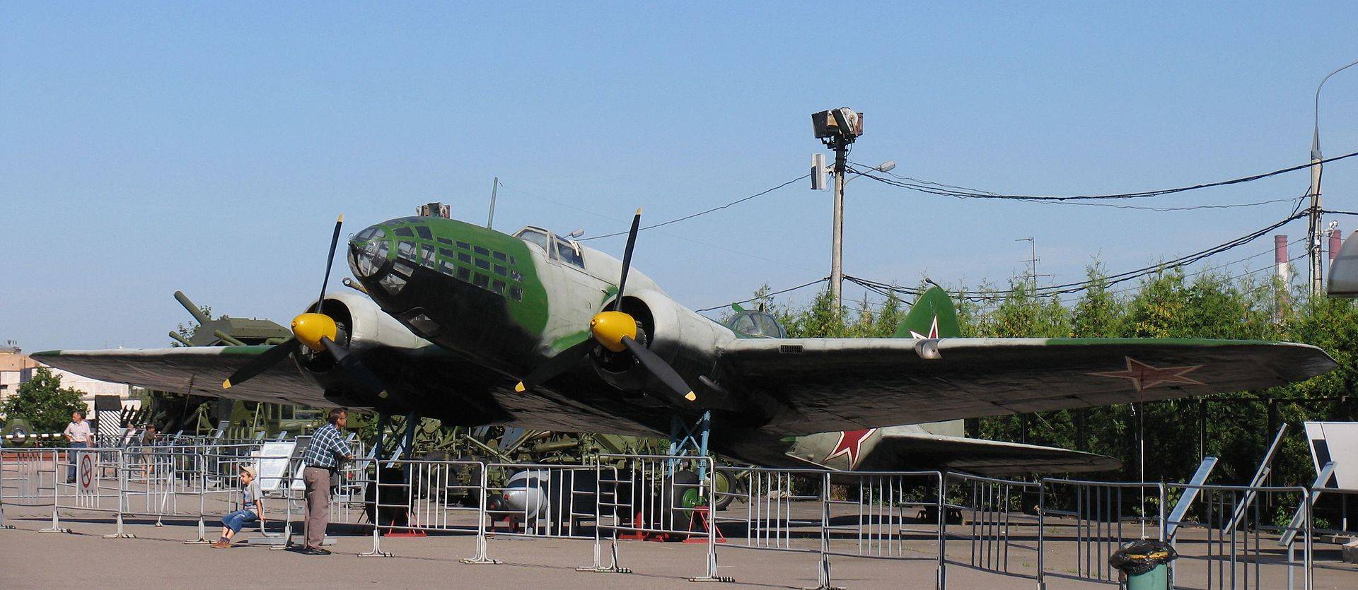 红色空军的重锤,苏联二战中的远程主力双发轰炸机,伊尔