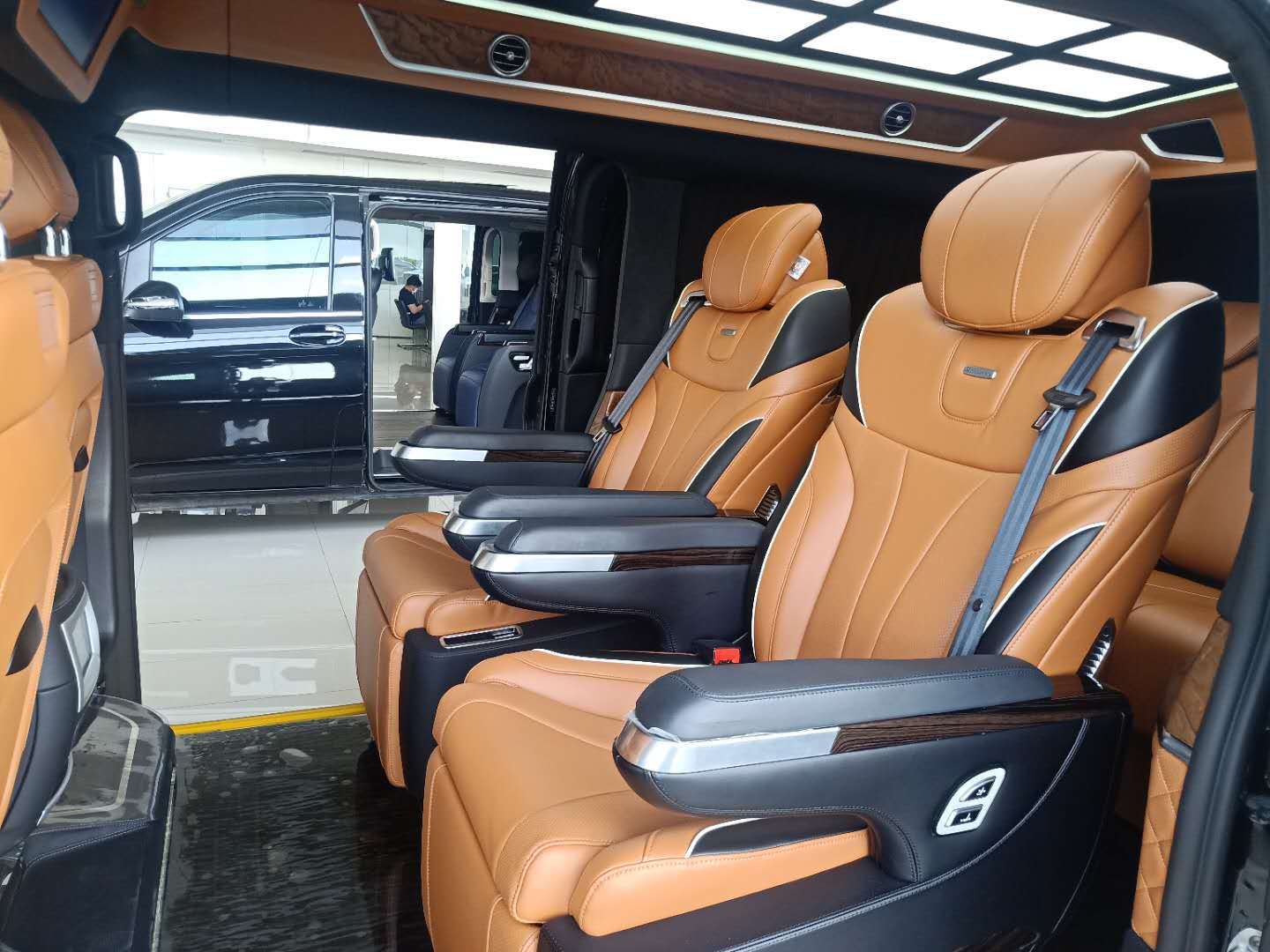 奔驰v260l高顶商务全新升级内外兼修私人定制商务之星国六排放全国