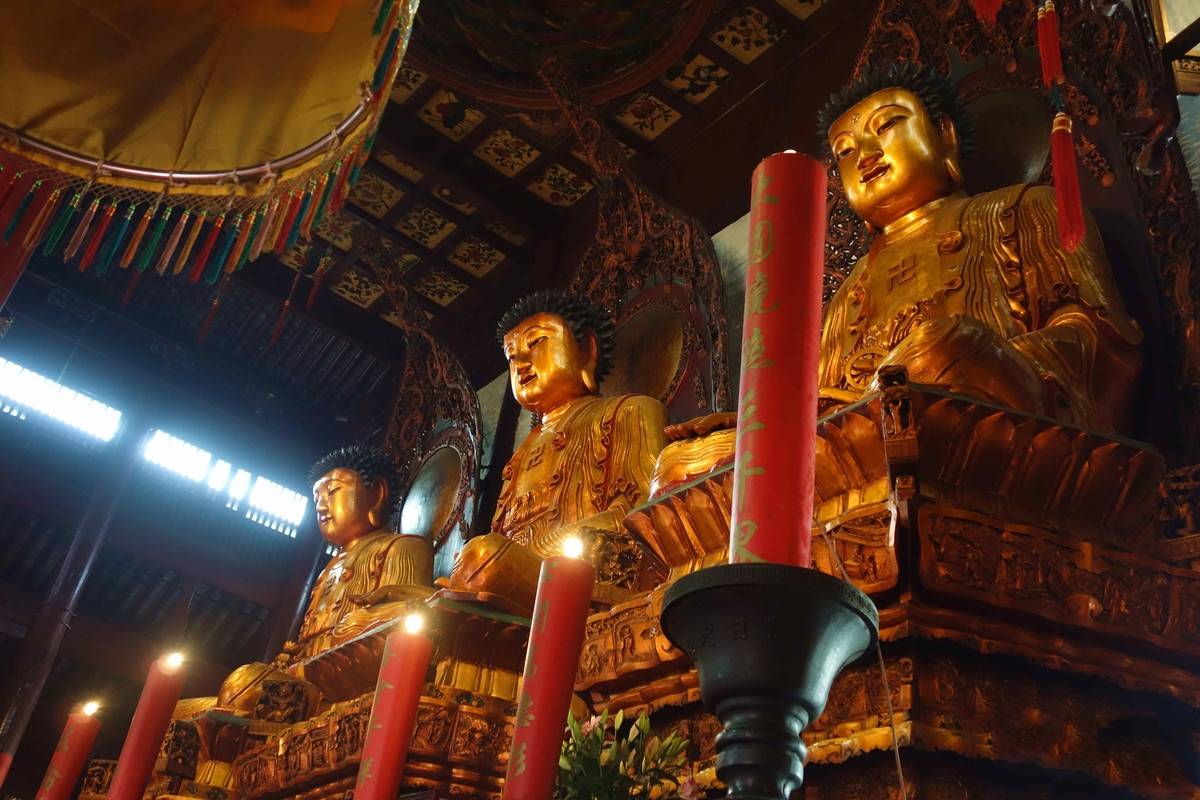 上海人气高的一座寺庙,被喻为闹市中的一片净土,是全国重点寺院