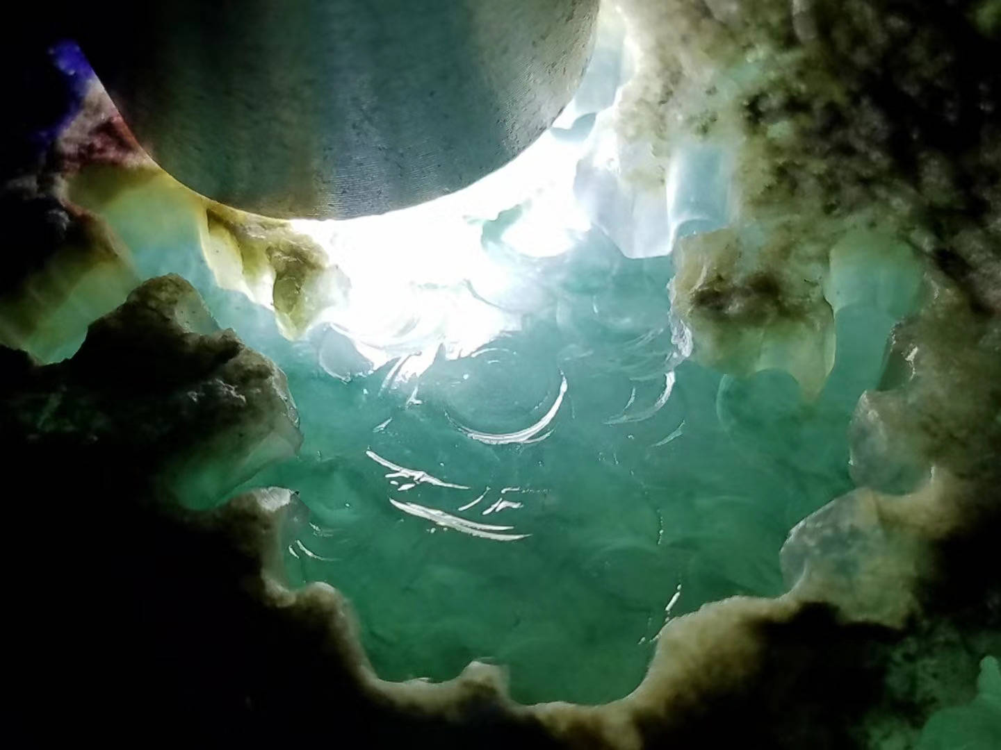 挑选翡翠原石方法:翡翠的石花是什么?