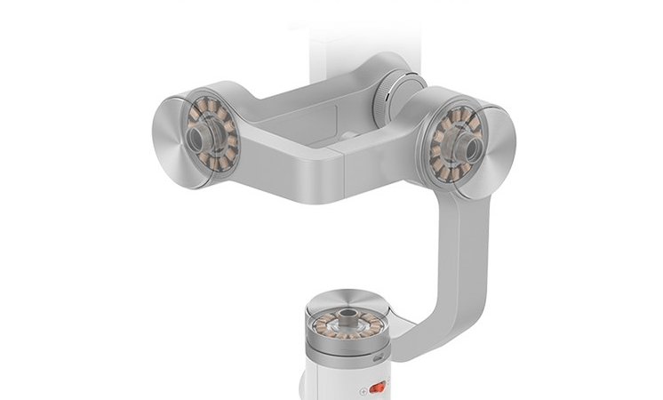 一般地,云台的一个转轴对应一个方向轴,三轴云台有三个方向,两轴云台