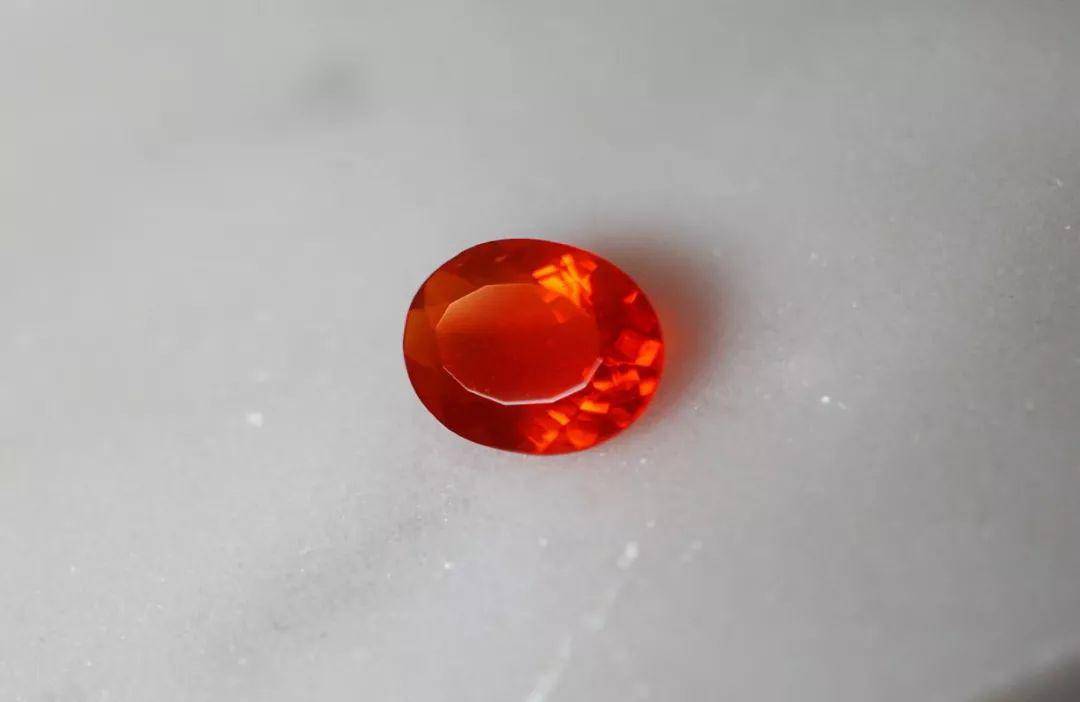 骊明珠宝集万千宠爱于一身的火欧泊