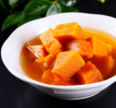 清蒸南瓜汤【功效简述】明目润肠,助排恶露【原料】南瓜200克;红糖1大